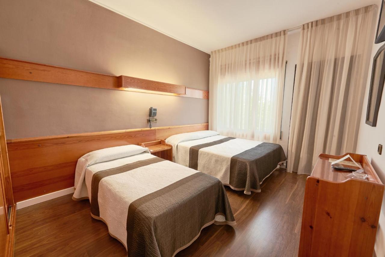 Checkin Flamingo Hotel L'Estartit Bagian luar foto