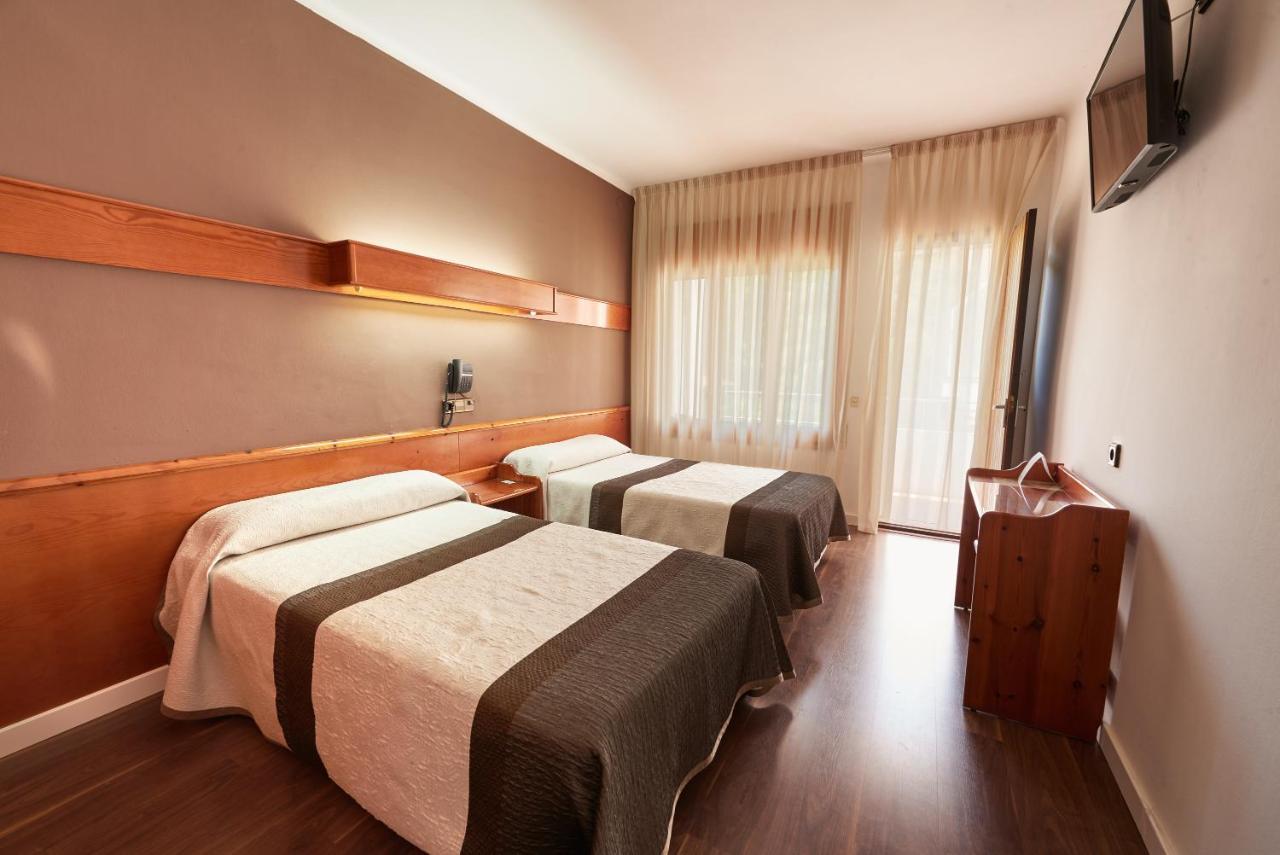 Checkin Flamingo Hotel L'Estartit Bagian luar foto