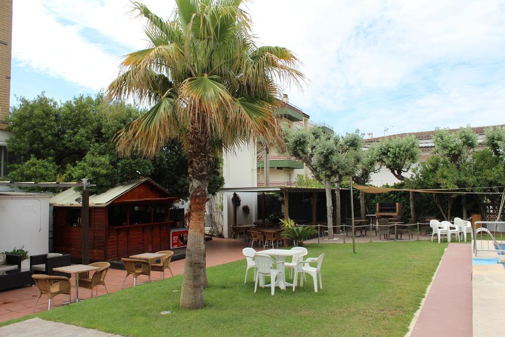 Checkin Flamingo Hotel L'Estartit Bagian luar foto