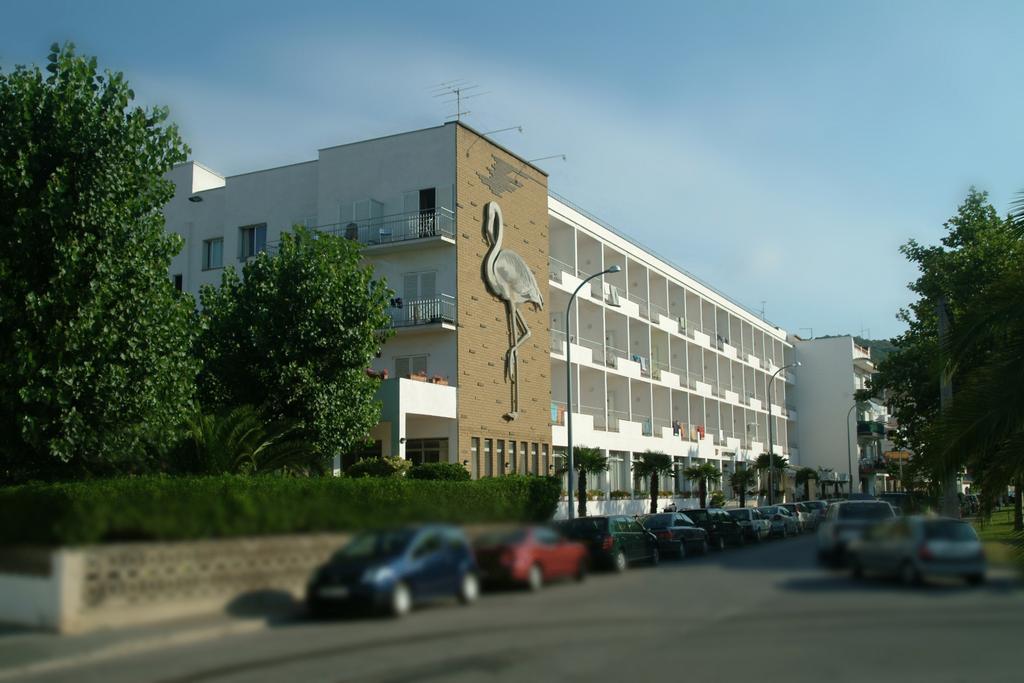 Checkin Flamingo Hotel L'Estartit Bagian luar foto