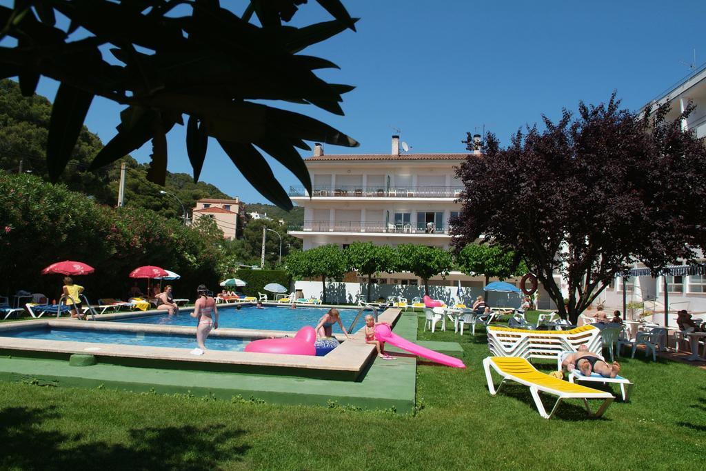 Checkin Flamingo Hotel L'Estartit Bagian luar foto