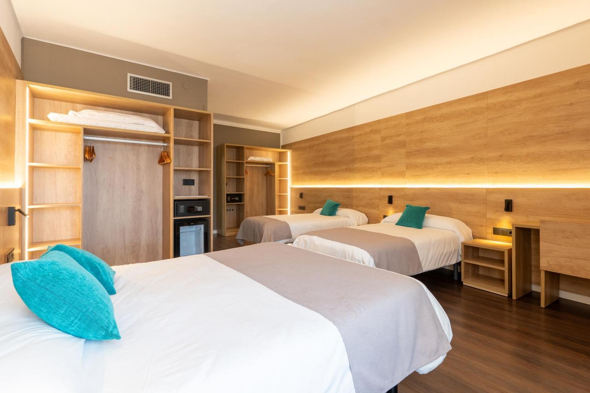 Checkin Flamingo Hotel L'Estartit Bagian luar foto