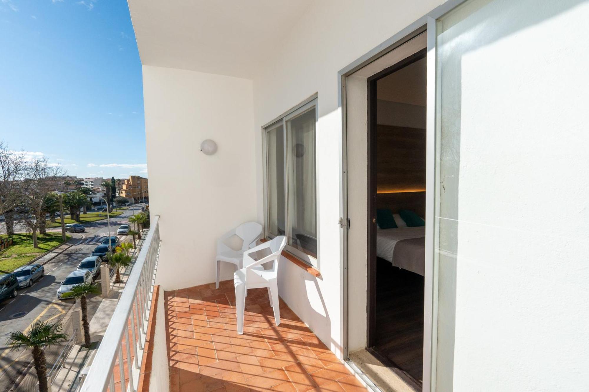 Checkin Flamingo Hotel L'Estartit Bagian luar foto