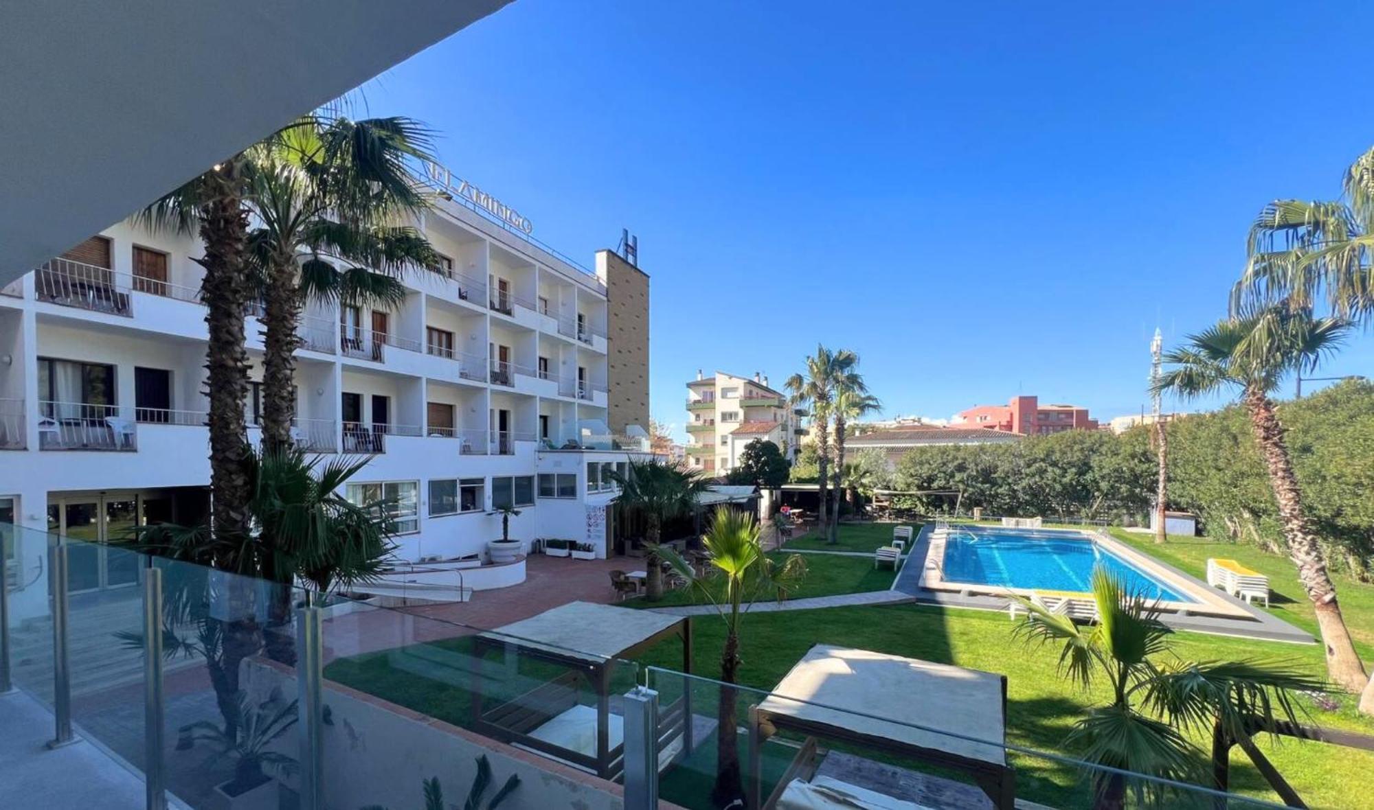 Checkin Flamingo Hotel L'Estartit Bagian luar foto